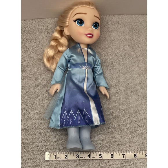 Disney Frozen Elsa Doll 14 Inch Large Poseable Blonde Braid Blue Travel Dress - Picture 4 of 4